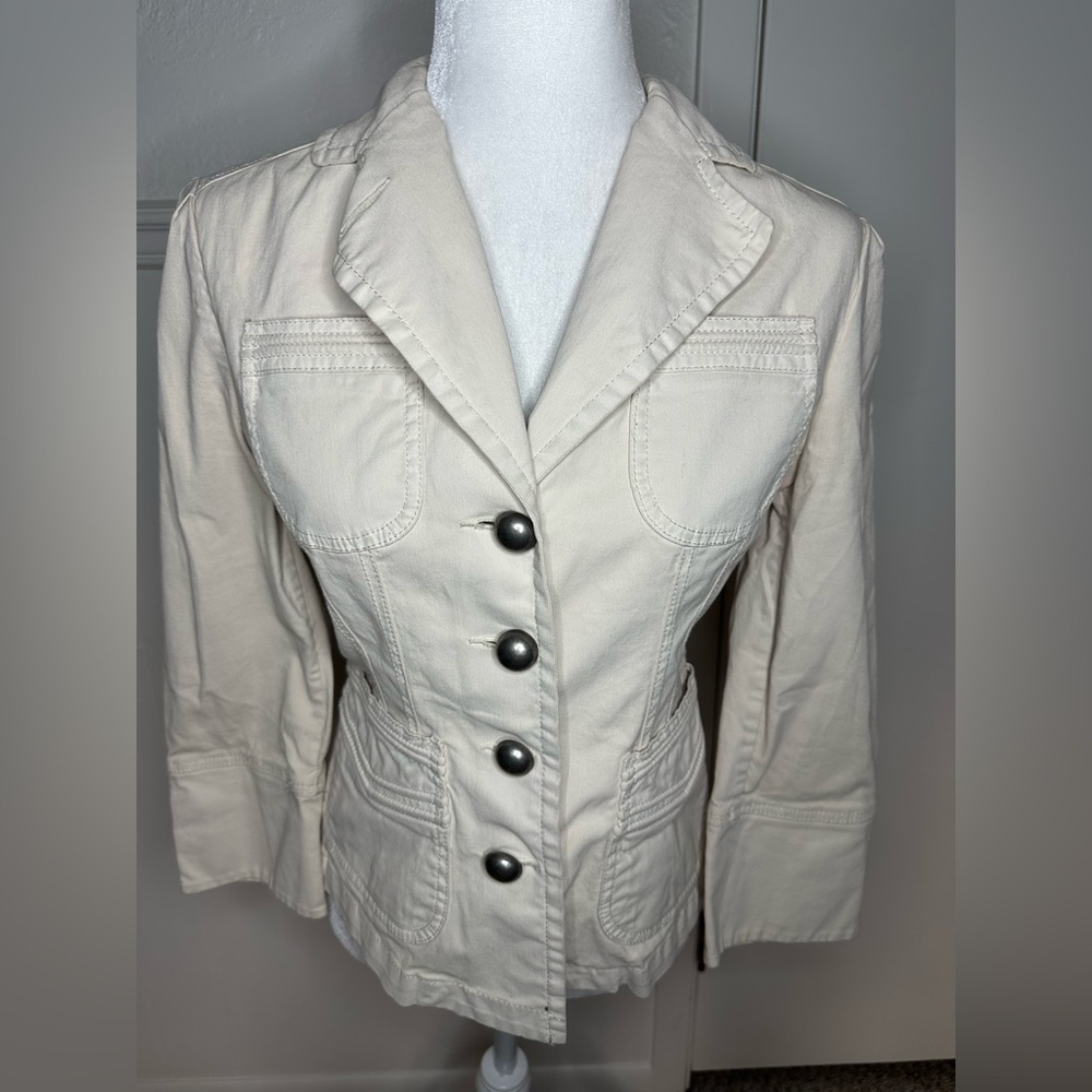 Banana Republic Cream Blazer with Notched Lapel and Tailored Fit size 6 - Picture 2 of 12
